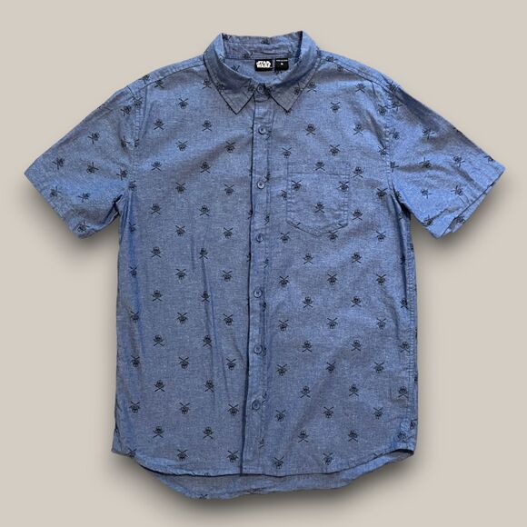 Star Wars Men's Button Up Shirt Size M Blue Darth Vadar Light Saber Crossbones - Picture 1 of 16